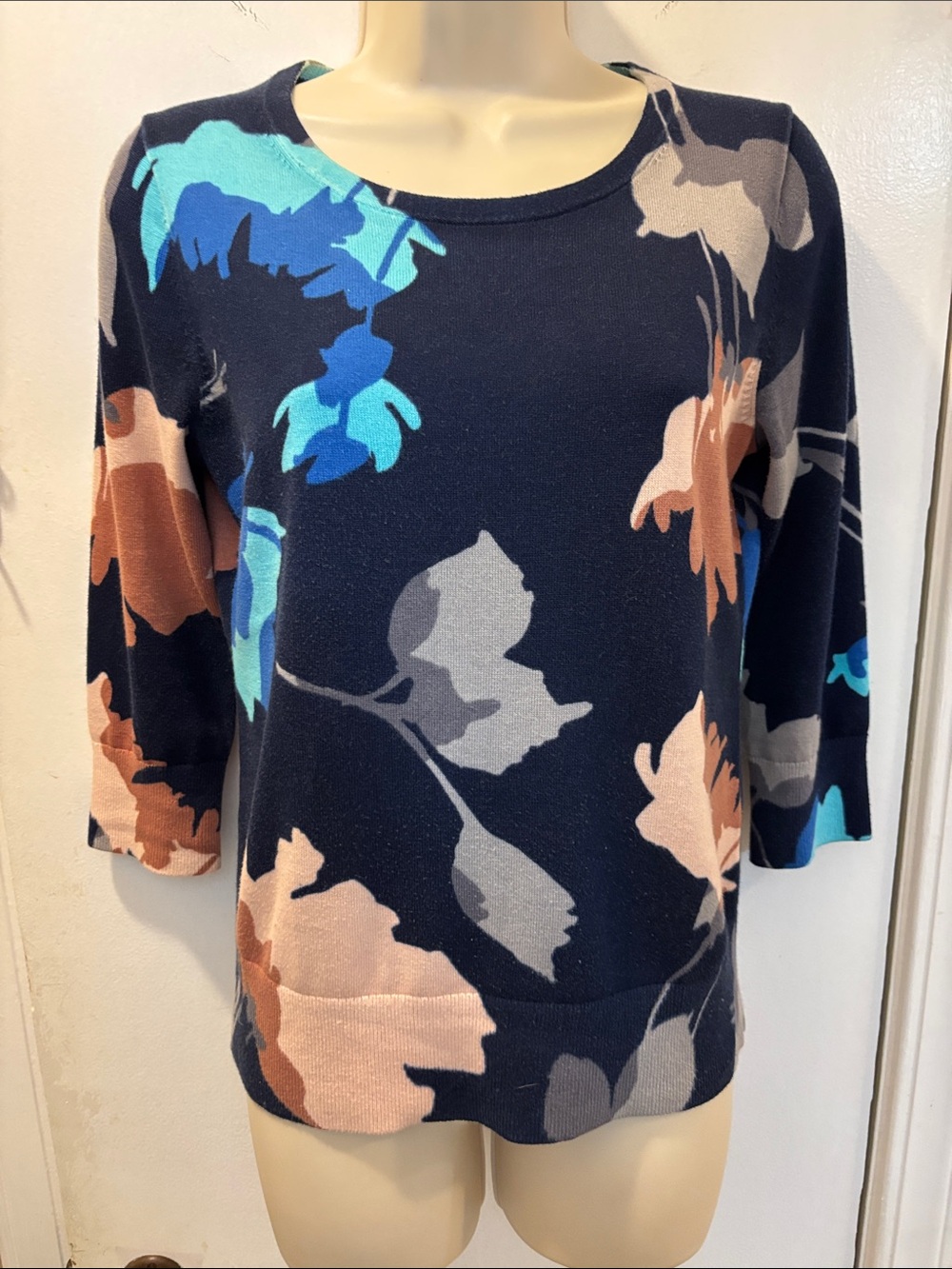 Land’s End XS Floral Crewneck Knit sweater Top cotton 26-428